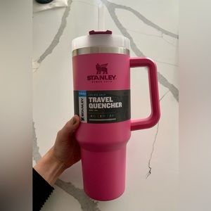 Stanley 40 oz Travel Quencher in Azalea